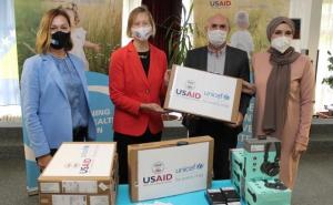Uručene vrijedne donacije USAID-a i UNICEF-a za sarajevske škole
